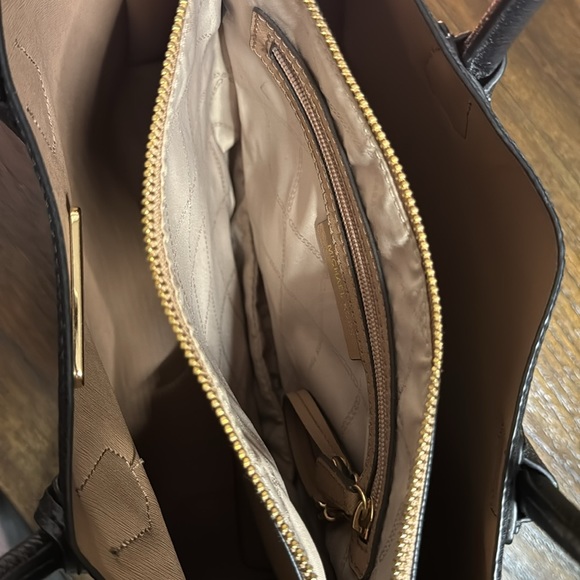 Michael Kors Handbag/Crossbody - Picture 4 of 5